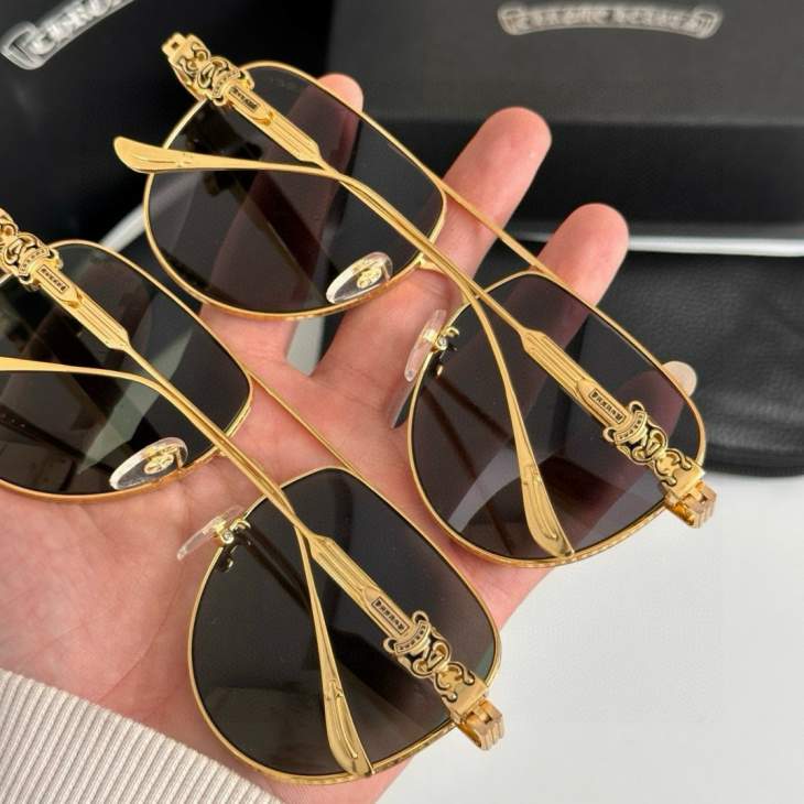 Picture of Chrome Hearts Sunglasses _SKUfw70121002fw